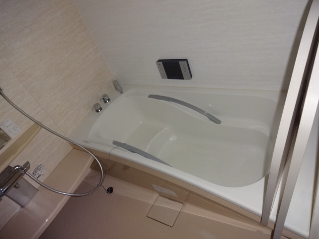 Bath. Ofuro also Masu black hair in loose. 