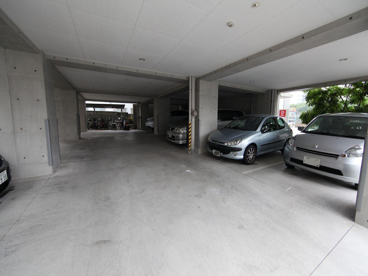 Parking lot. On-site parking