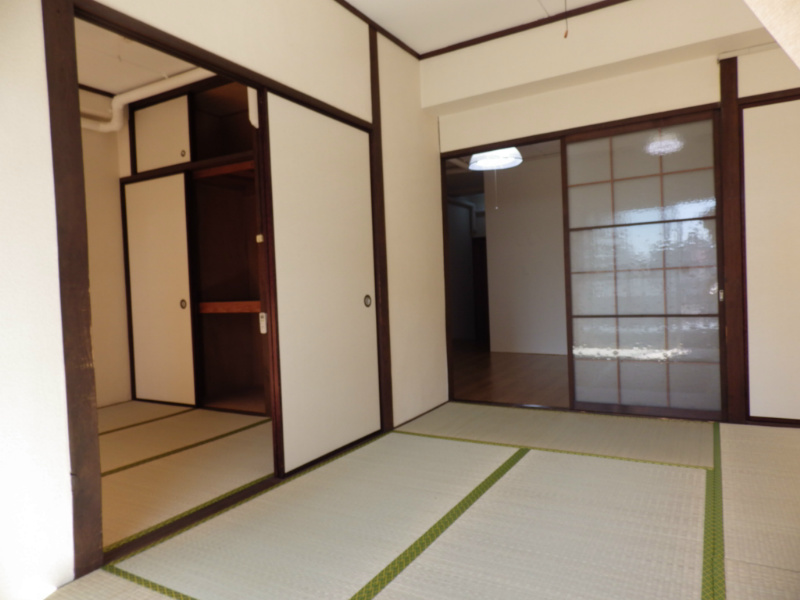 Other room space. Japanese-style room 6 tatami