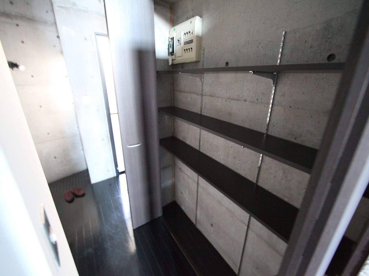 Entrance. Entrance storage (storage rich have)