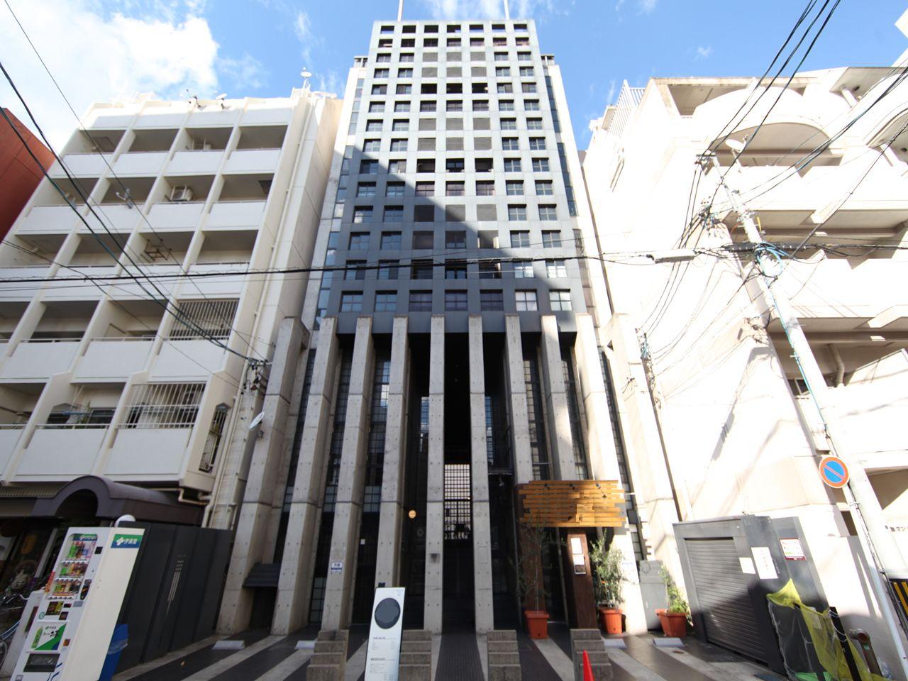 Building appearance. appearance auto lock Designer's Mansion