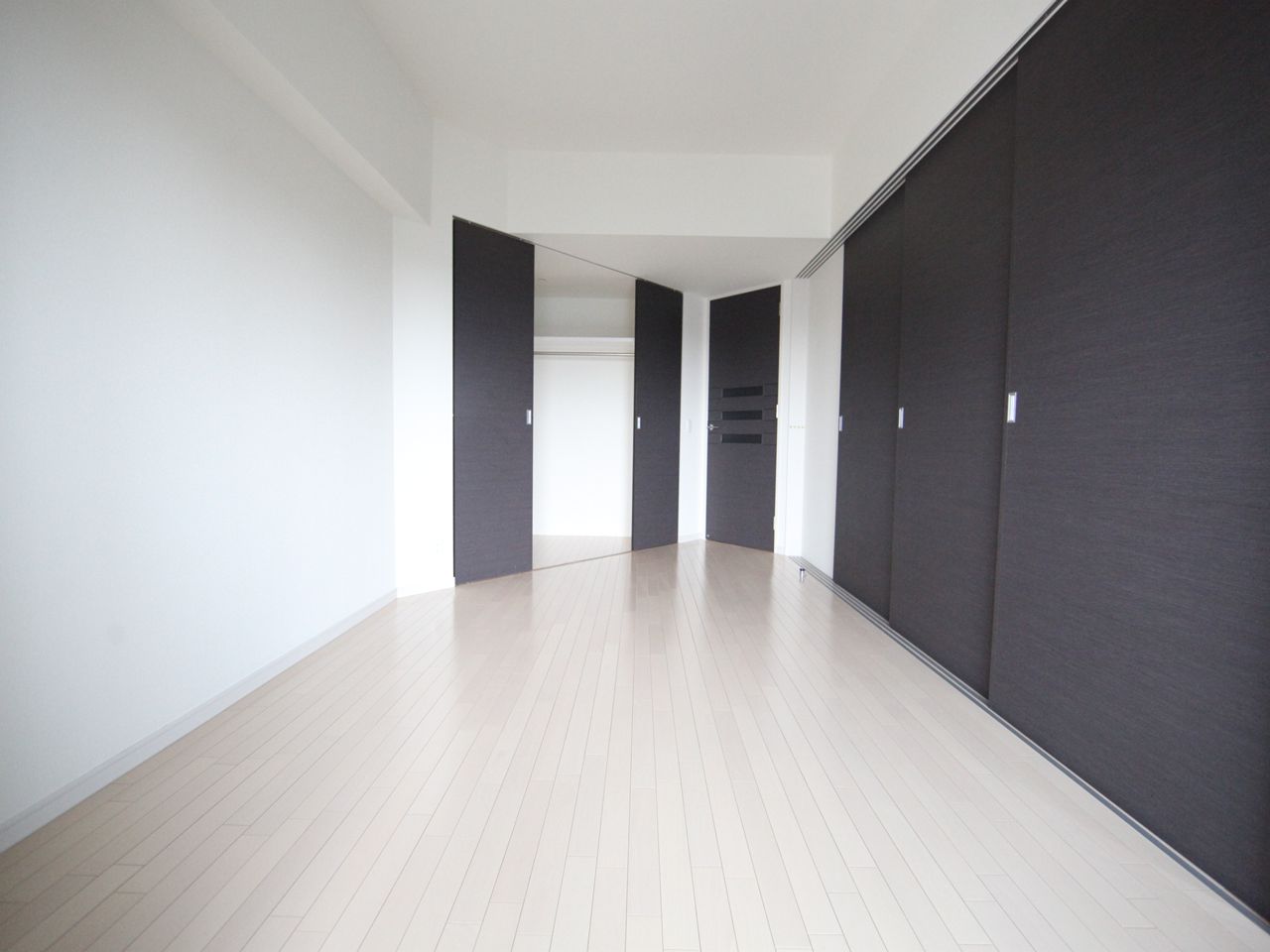 Receipt. Western-style 8 pledge A walk-in closet with a (storage rich have)