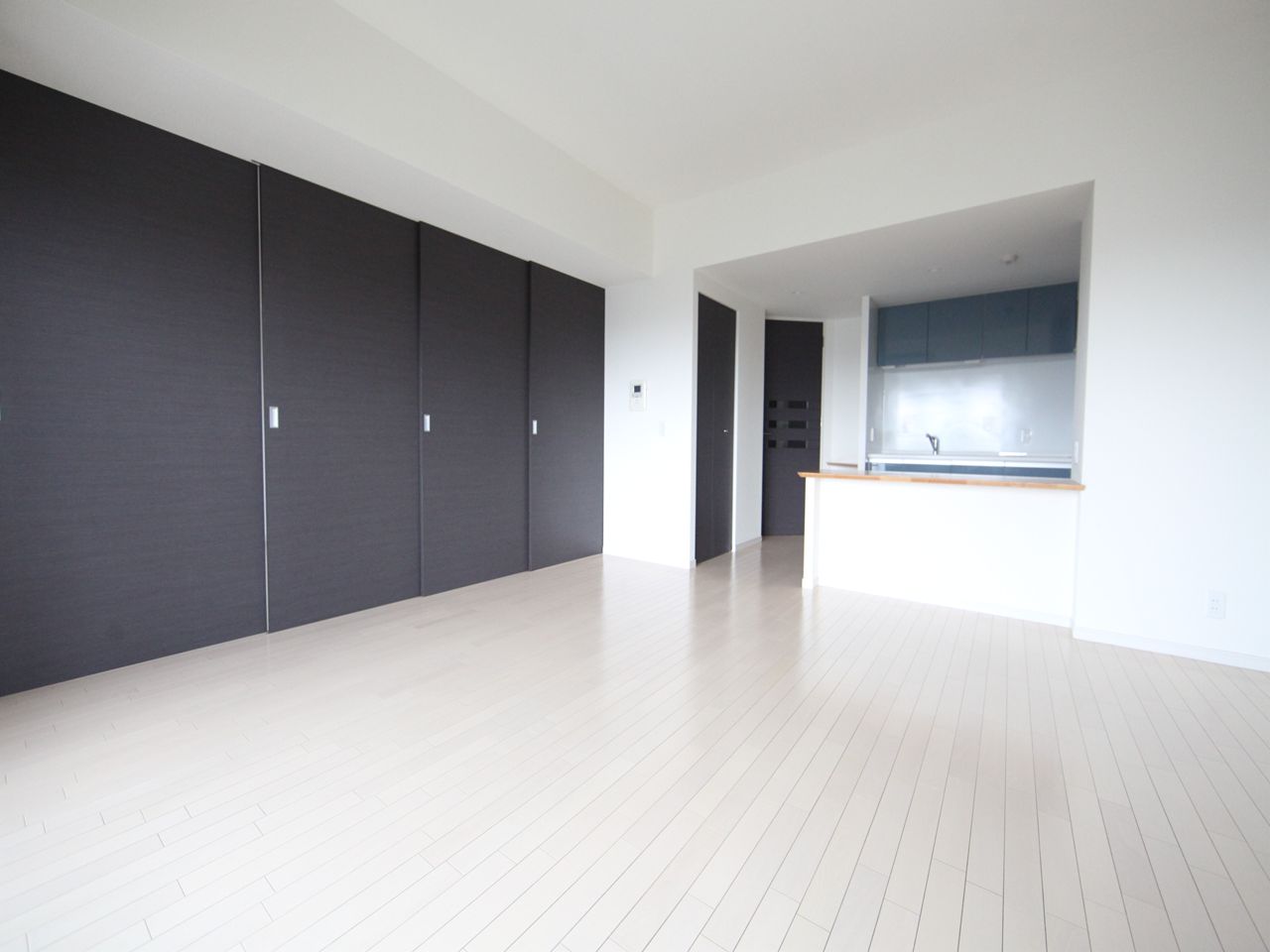 Other room space. LDK15.5 Pledge System kitchen (four-neck IH)