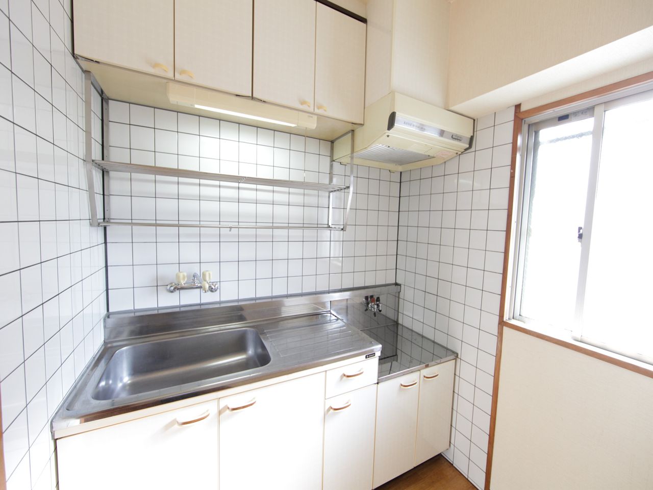 Kitchen. Kitchen (gas two-burner stove installation possible) with a window (ventilation good)