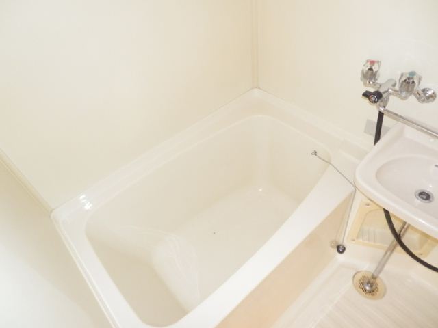 Bath. It is a bath with cleanliness. 