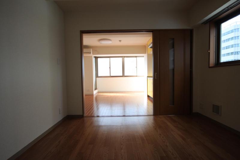 Other room space. Western-style 5.9 Pledge