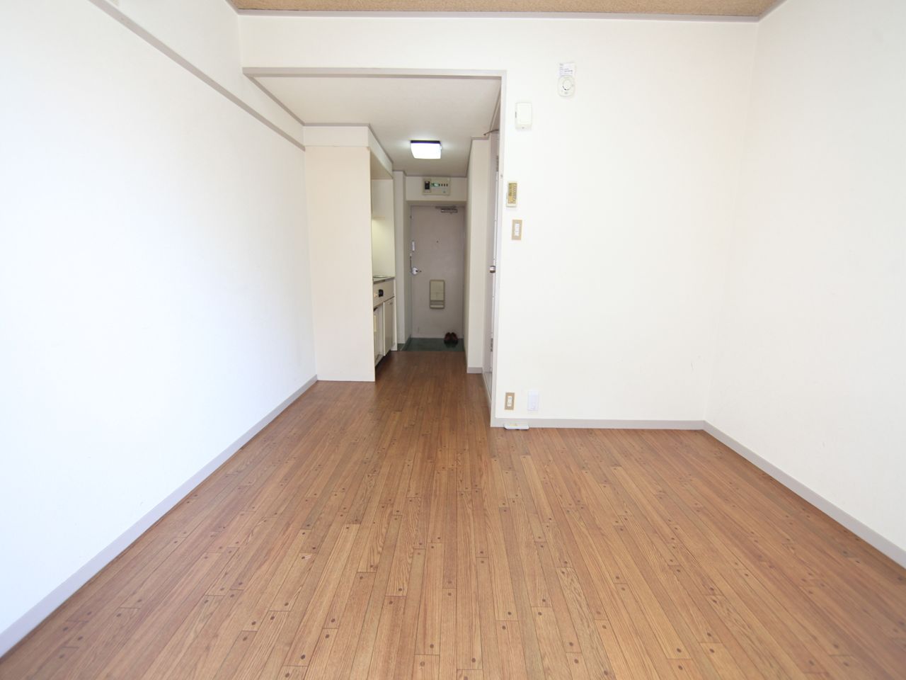 Living and room. Western-style 6 Pledge Air-conditioned