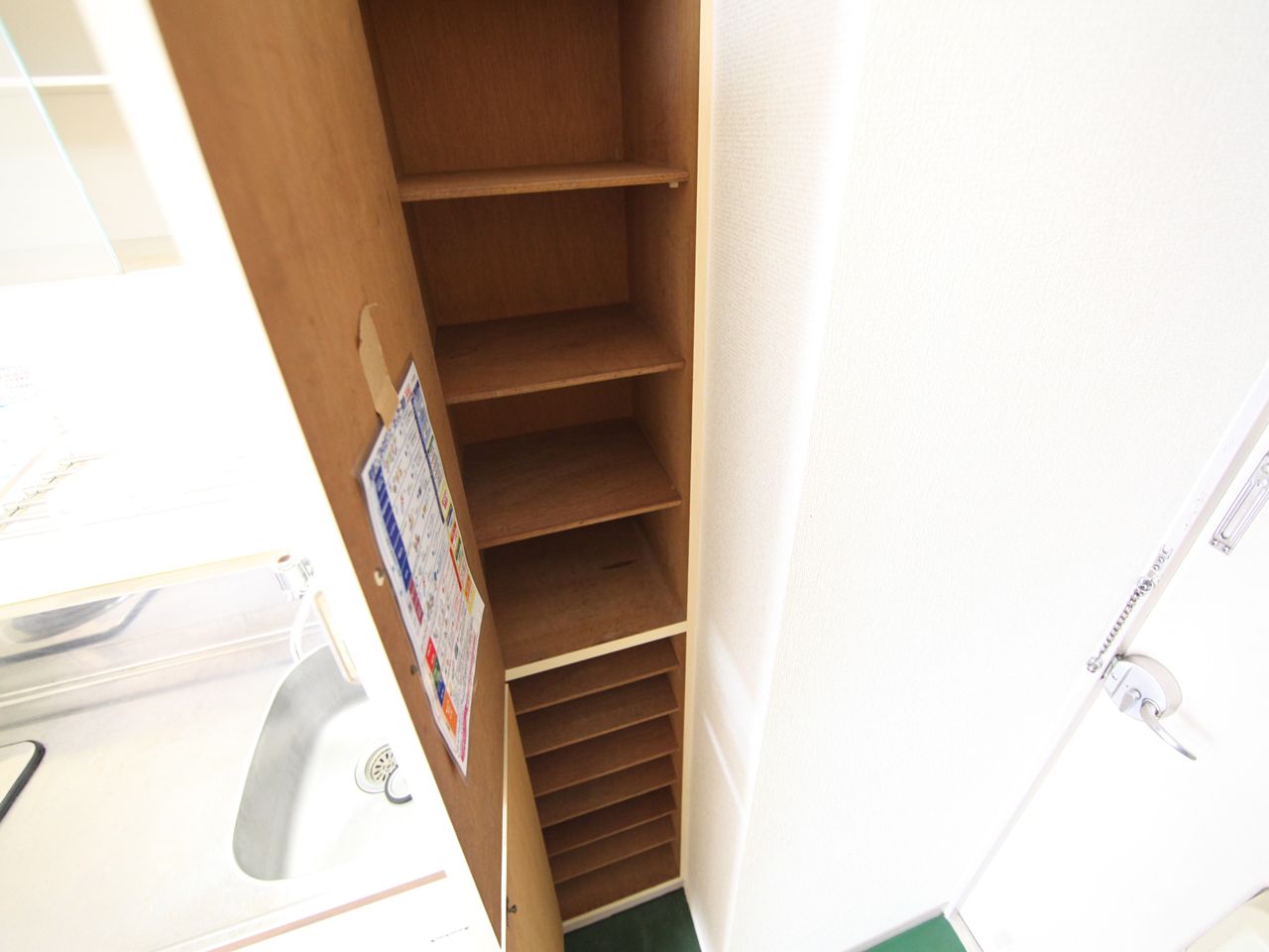 Entrance. Entrance Shoe box