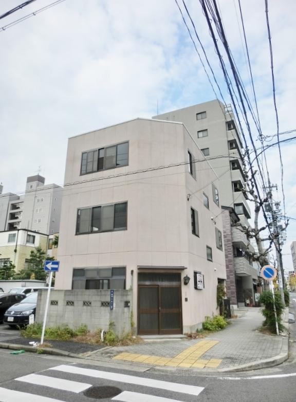 Local appearance photo. Local (12 May 2013) Shooting