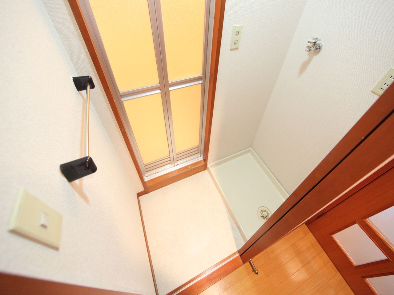 Washroom. Dressing room Washing machine in the room (washing machine available upon request)