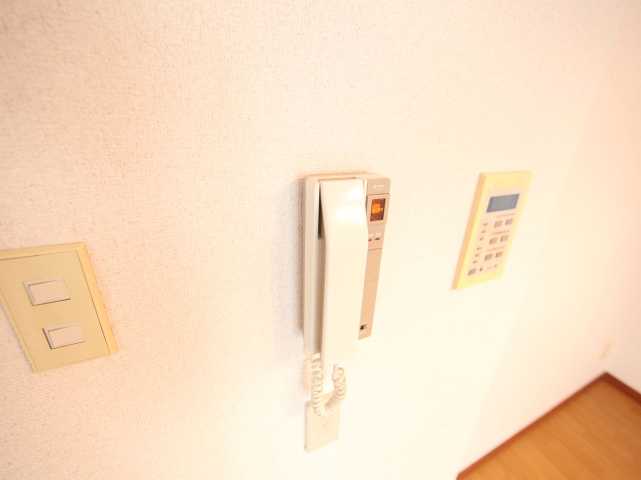 Security. Intercom (nighttime auto-lock)