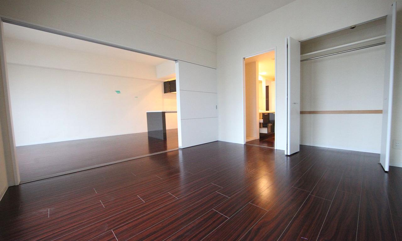 Other room space. Western-style 6.3 Pledge You can use to connect with the 17.8 quires living