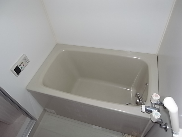 Bath. With bathroom Reheating function!