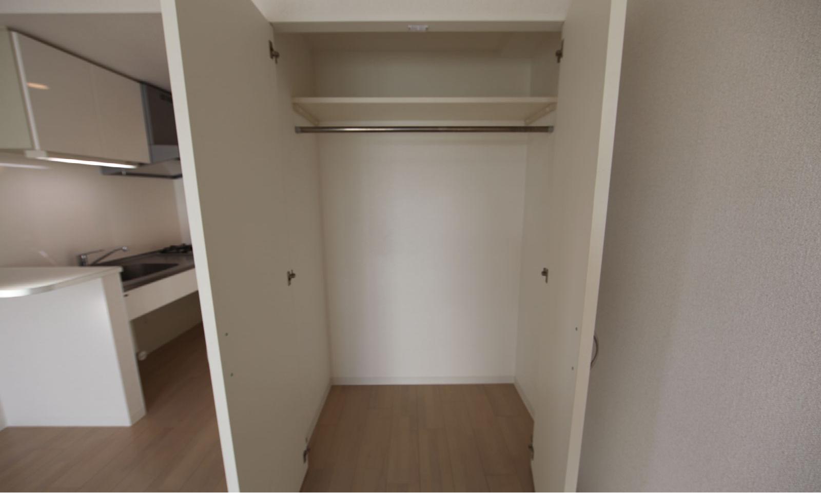 Receipt. With closet (storage rich have)