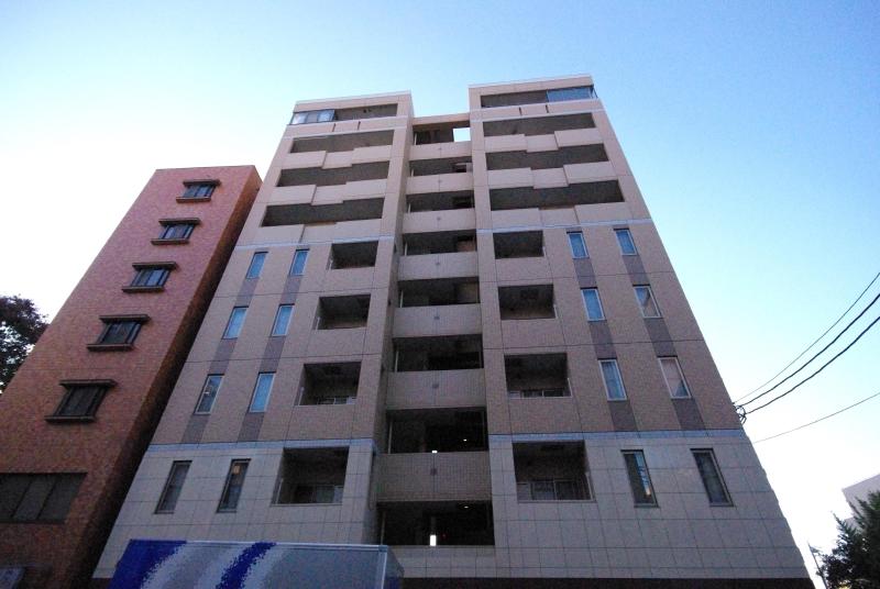 Building appearance. Entrance