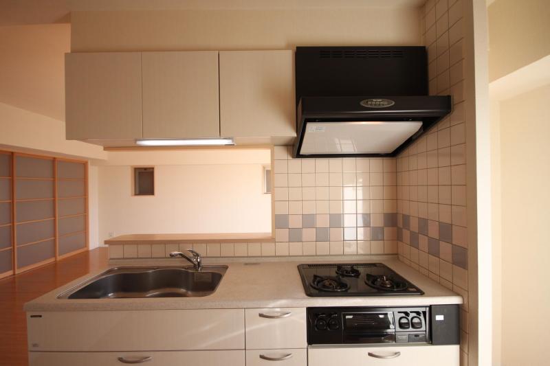 Kitchen. System Kitchen 3 lot gas stoves