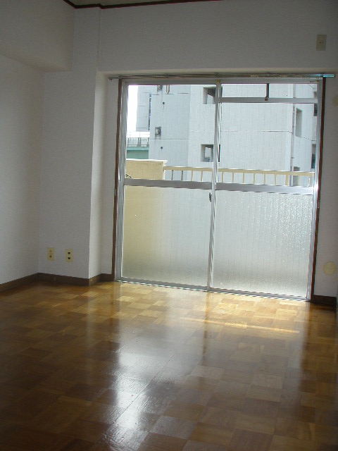 Other room space. Western-style 6 Pledge