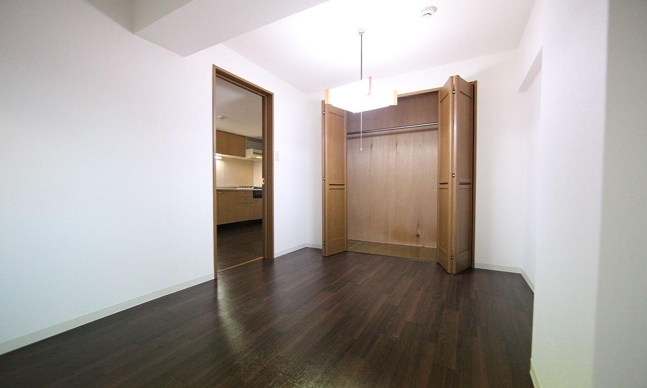 Other room space. Western-style 6 Pledge storage enhancement