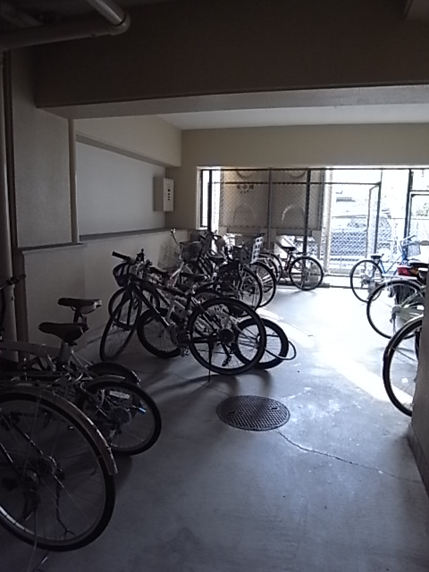 Other common areas. Bicycle-parking space.