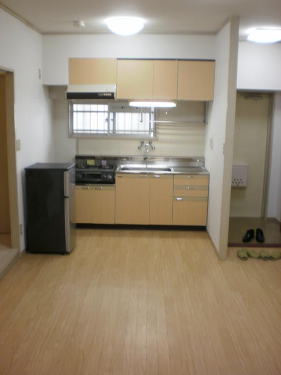 Living and room. Clean dining