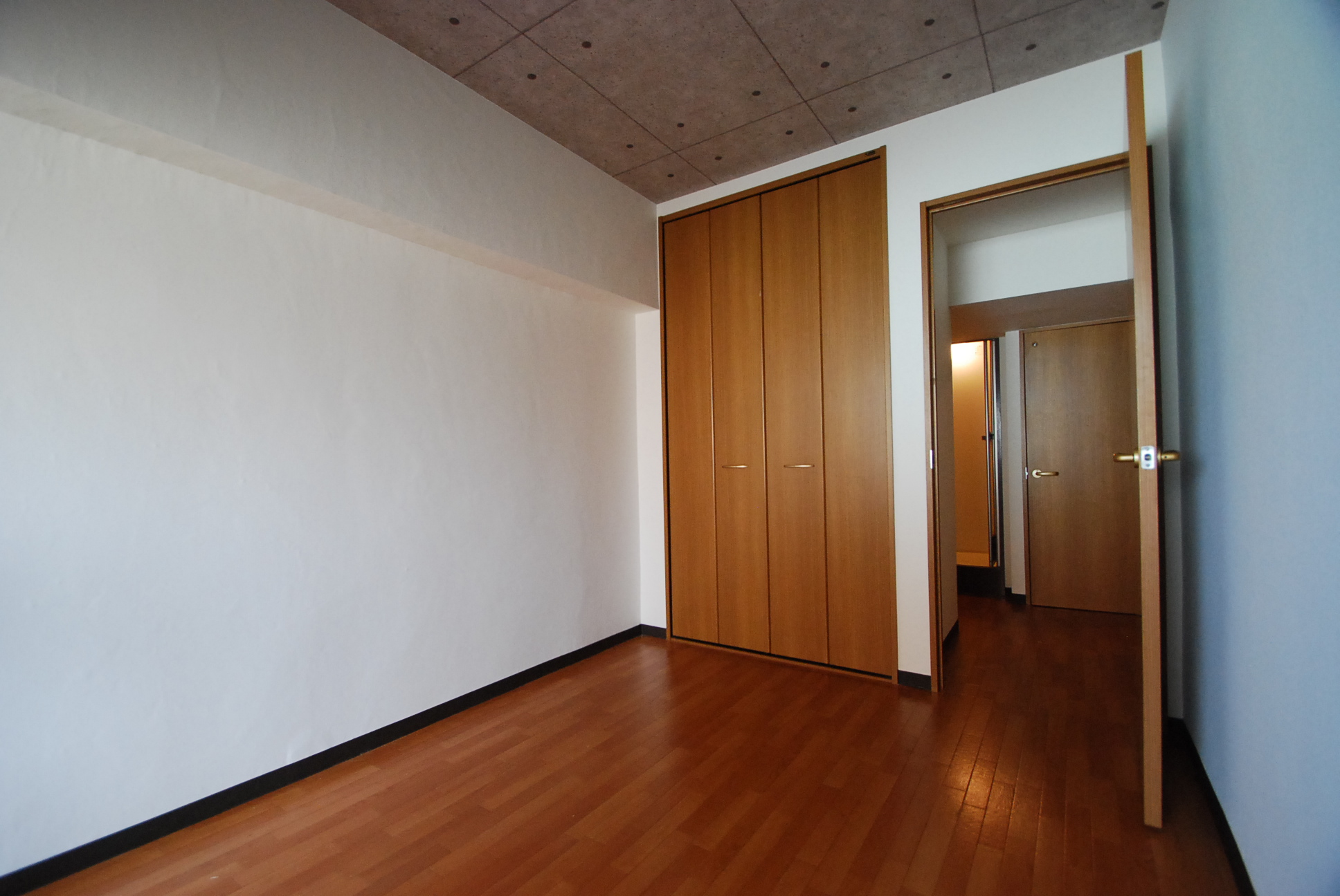 Other room space. Western-style room