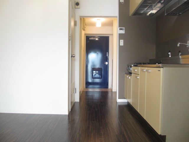 Living and room. Western-style 6 Pledge