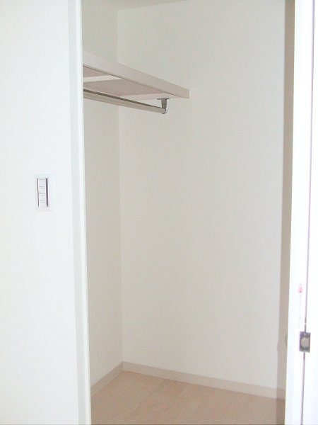 Receipt. Walk-in closet