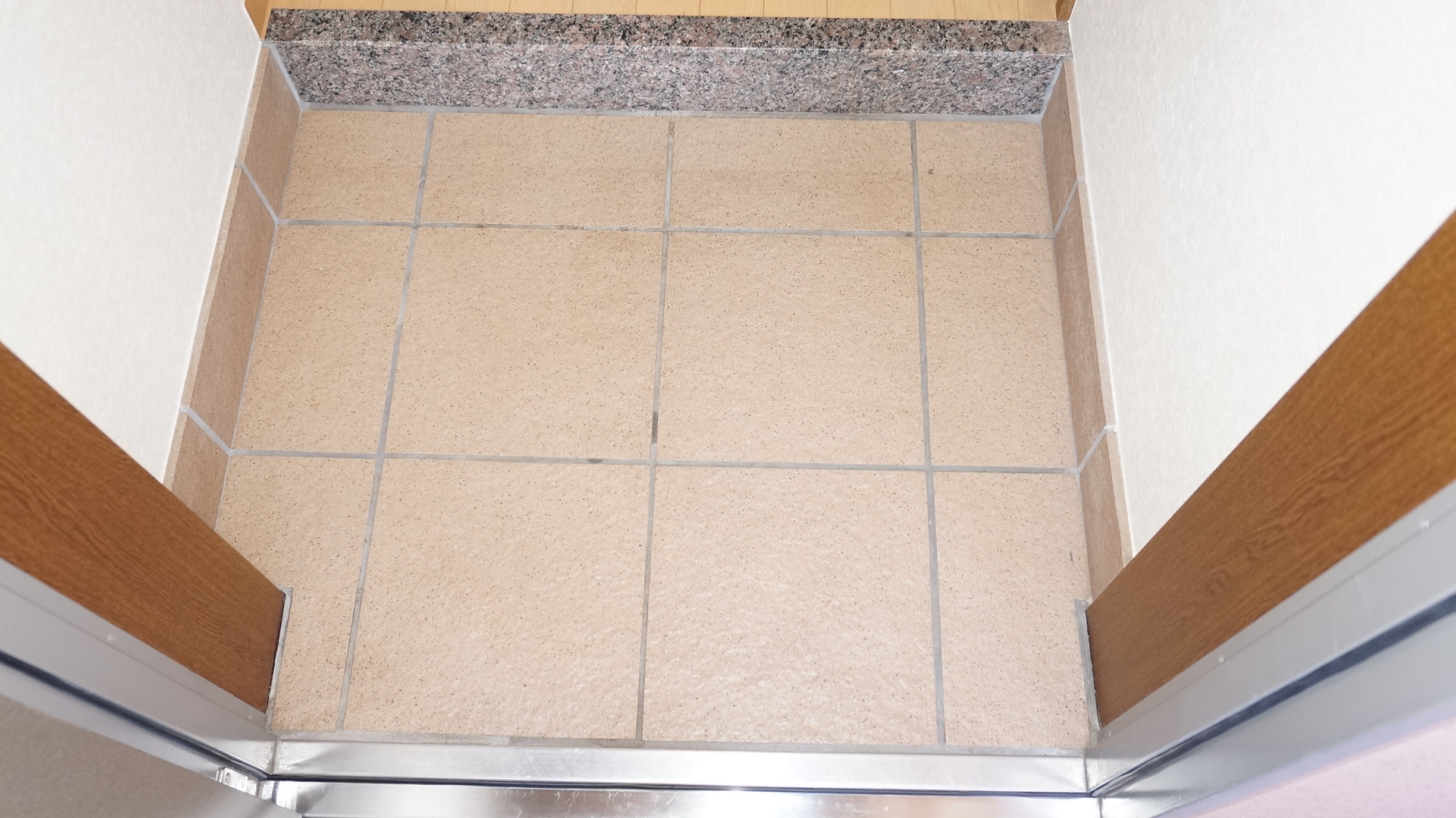 Entrance. Entrance hall