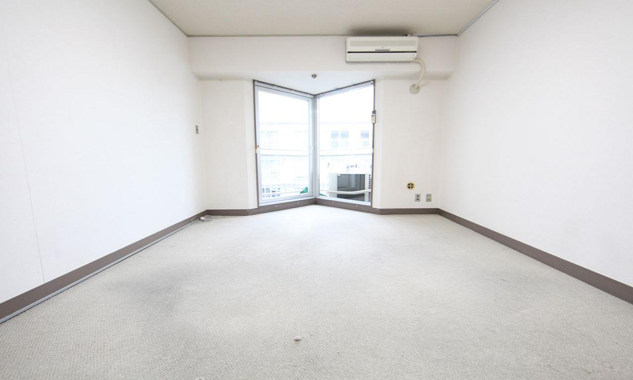 Living and room. Western-style 8 pledge Air-conditioned