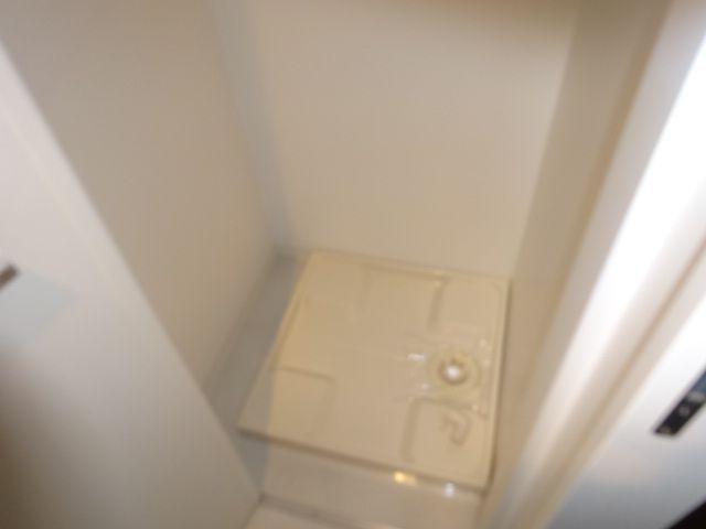 Other room space. It is washing yard.