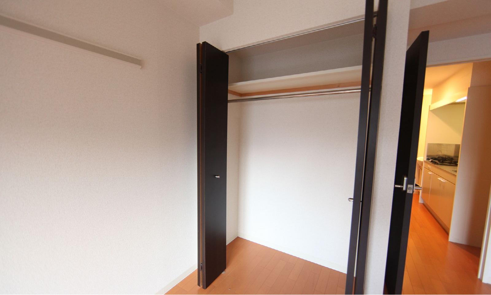 Receipt. With closet (storage rich have)