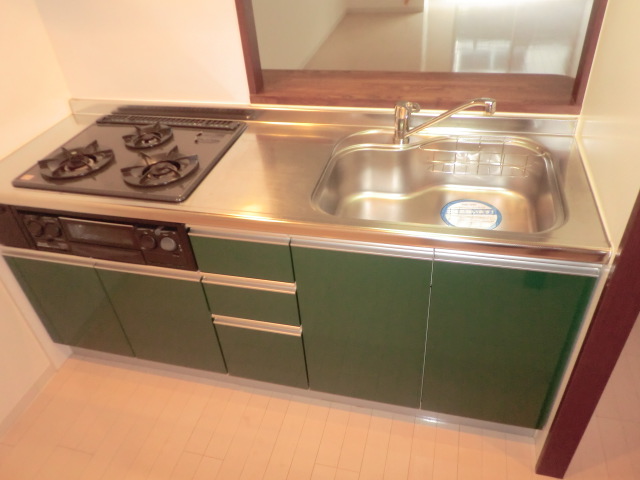 Kitchen. 3-neck Gasukitchin