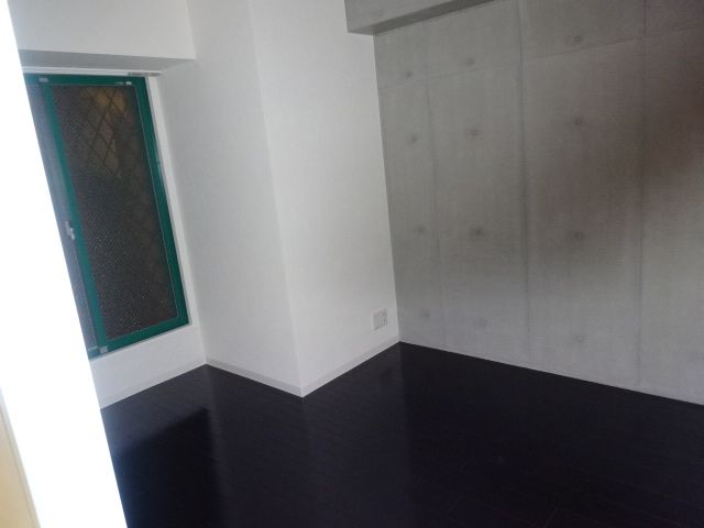 Living and room. It is the spread of Western-style.