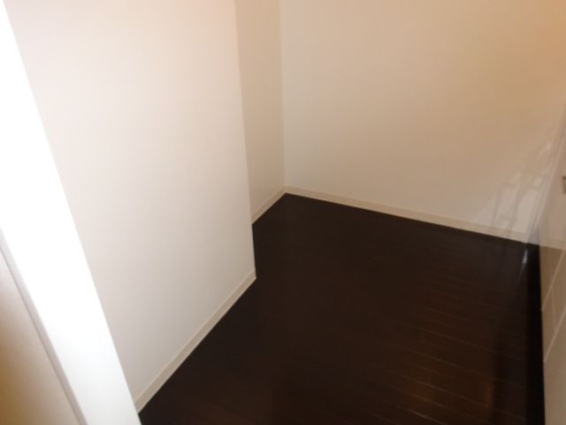 Kitchen. It is the space of the kitchen behind.