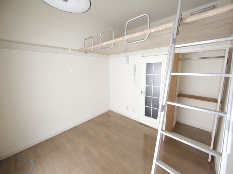 Other room space. Western style room You can furniture consumer electronics available