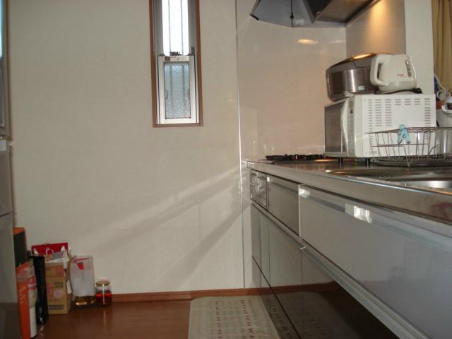 Other. Spacious counter kitchen