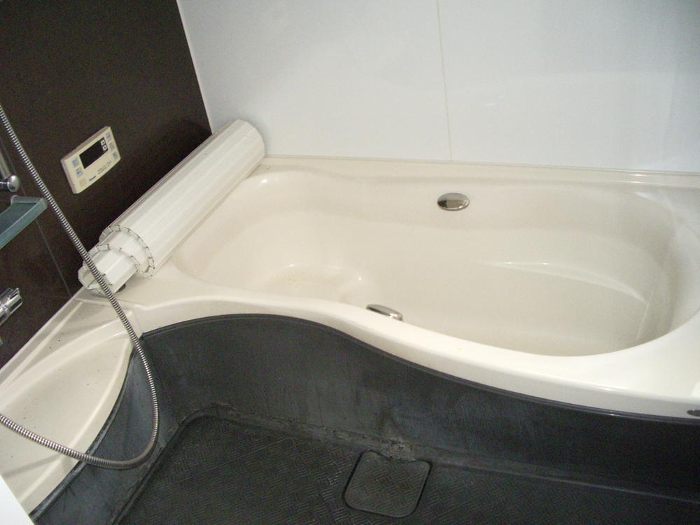Bathroom. Indoor (11 May 2013) Shooting