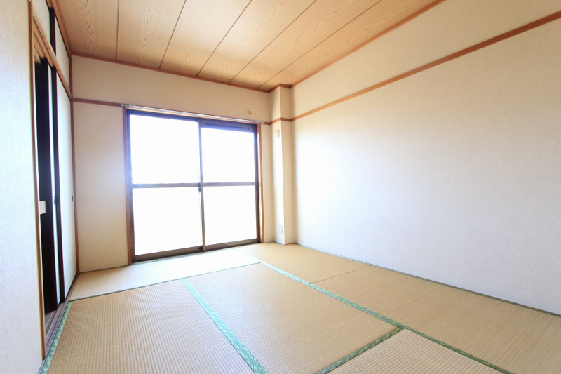 Living and room. Is the room where tatami settles.