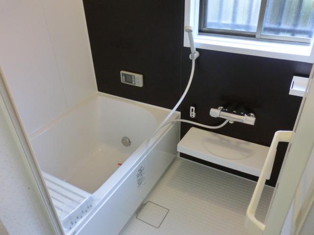 Bathroom. Indoor (11 May 2013) Shooting