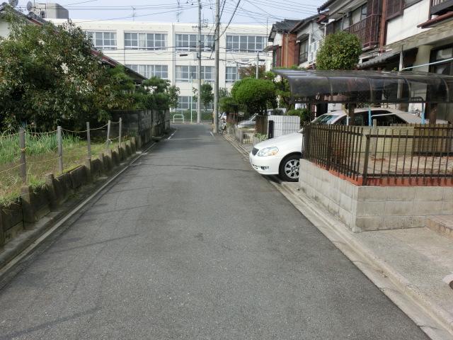 Local photos, including front road. Local (11 May 2013) Shooting