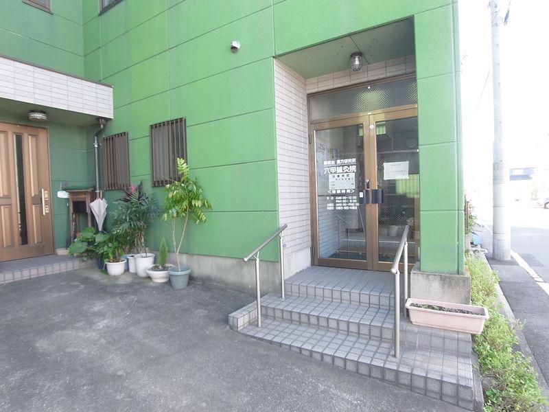 Entrance. Local (10 May 2013) Shooting