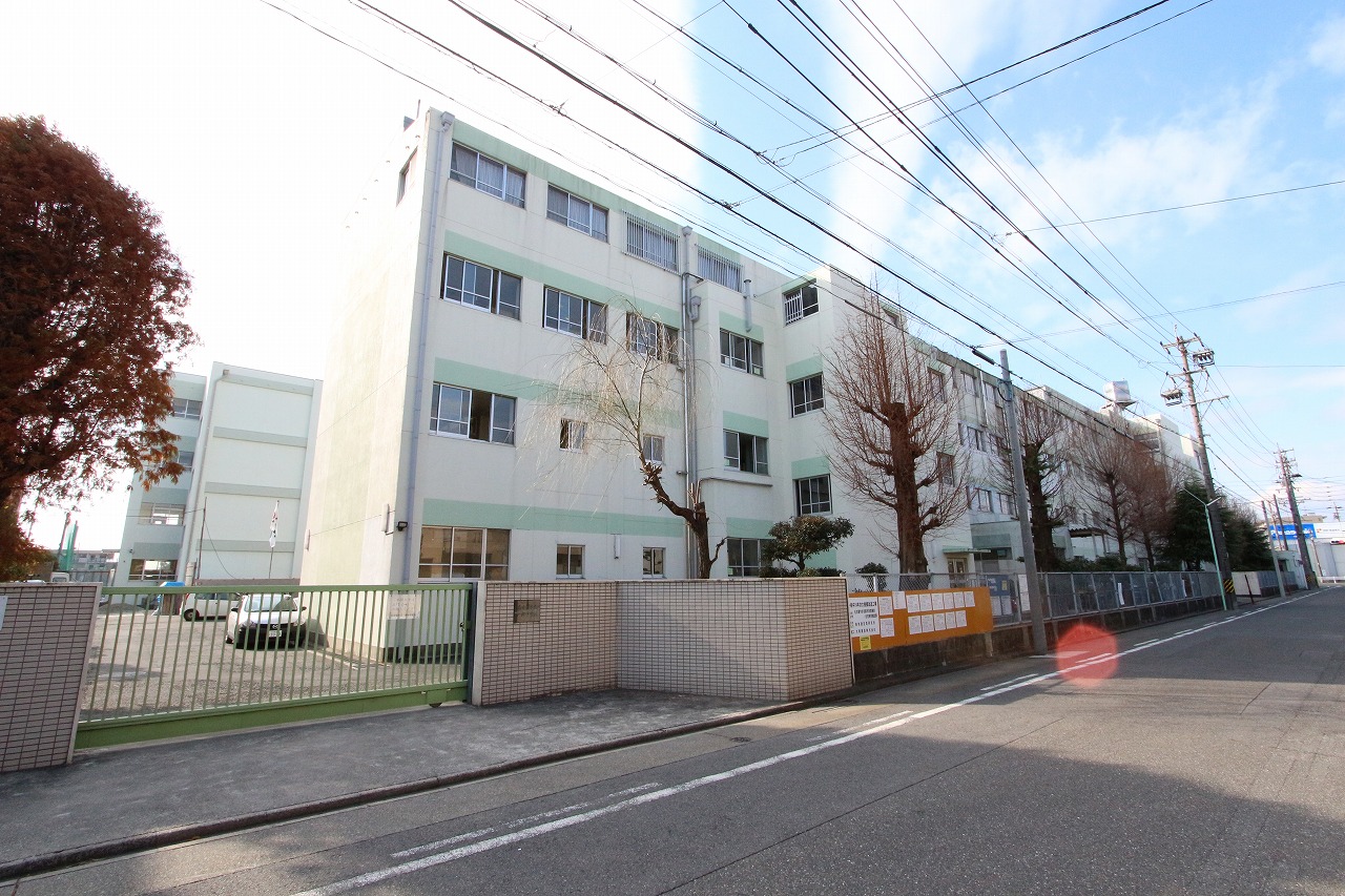Junior high school. Toshi 990m until junior high school (junior high school)