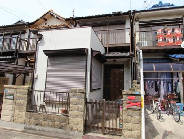 Local appearance photo. South appearance photo