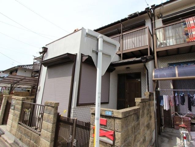 Local appearance photo. South appearance photo