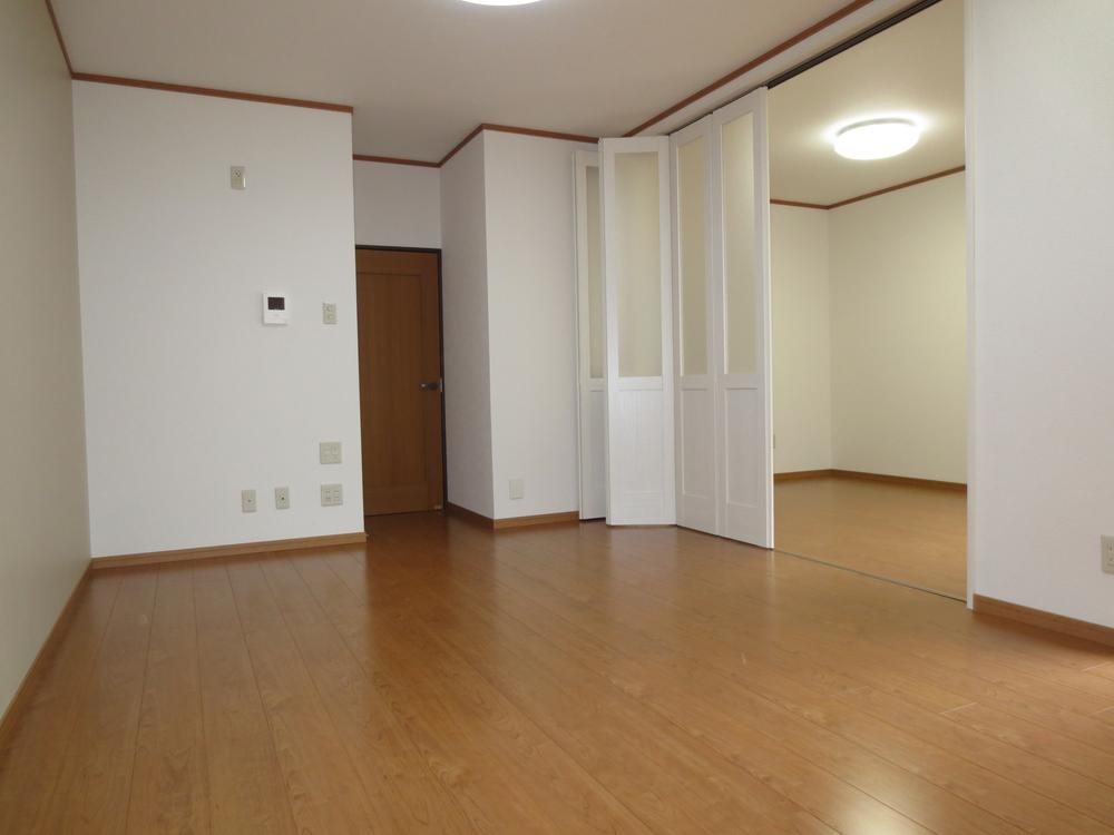 Non-living room. Indoor (11 May 2013) Shooting