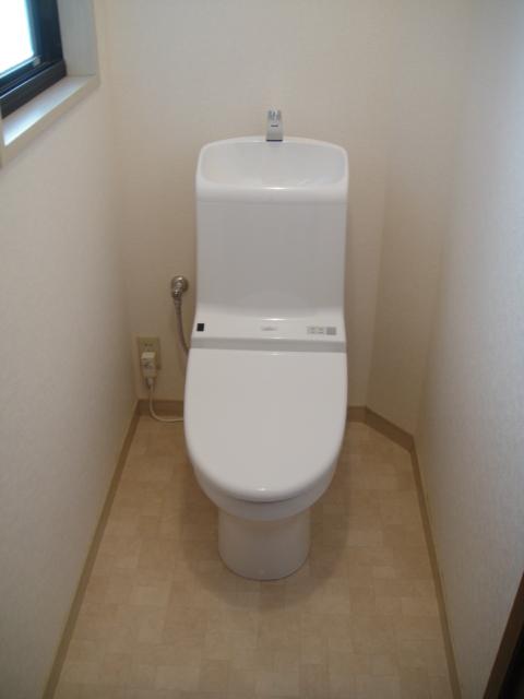 Toilet. Indoor (June 2013) Shooting