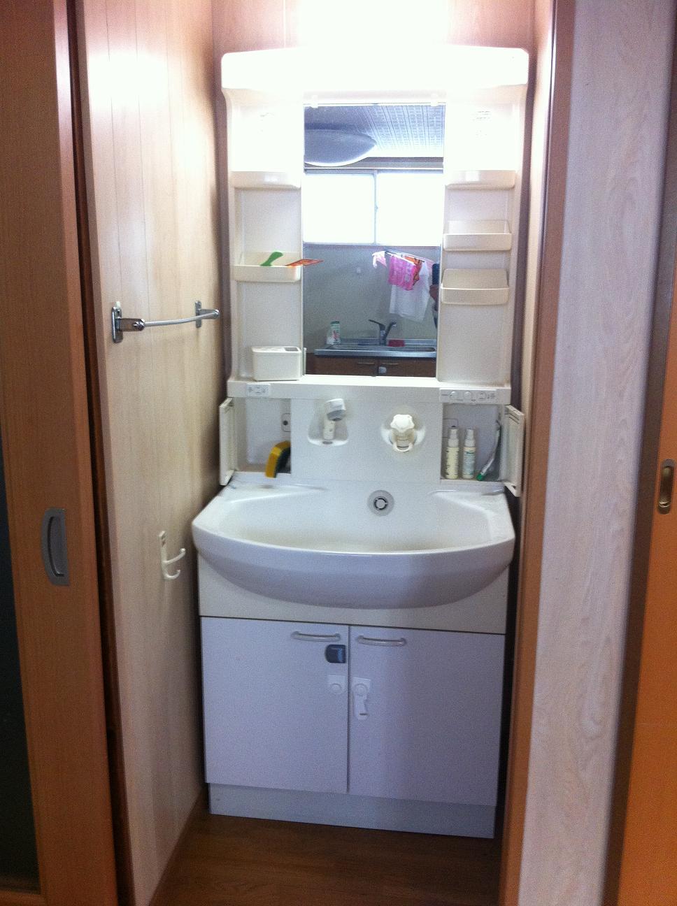 Wash basin, toilet. Indoor (June 2013) Shooting