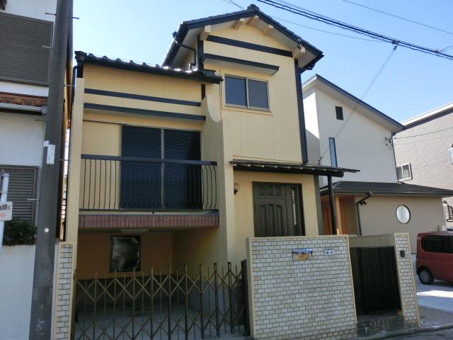 Local appearance photo. Local (12 May 2013) Shooting