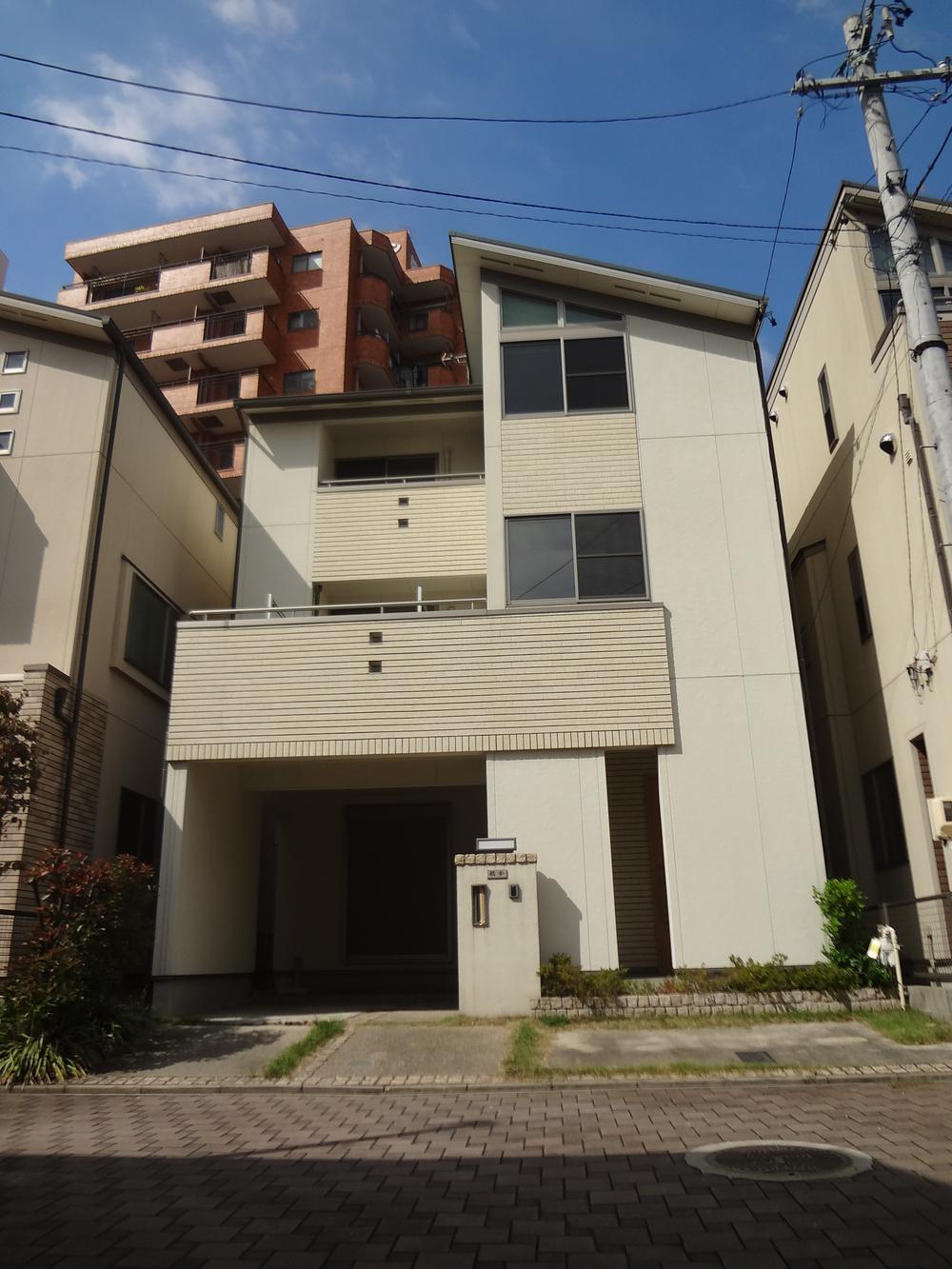 Local appearance photo. Local (10 May 2013) Shooting