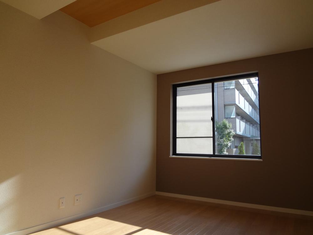 Non-living room. Western-style about 8 pledge